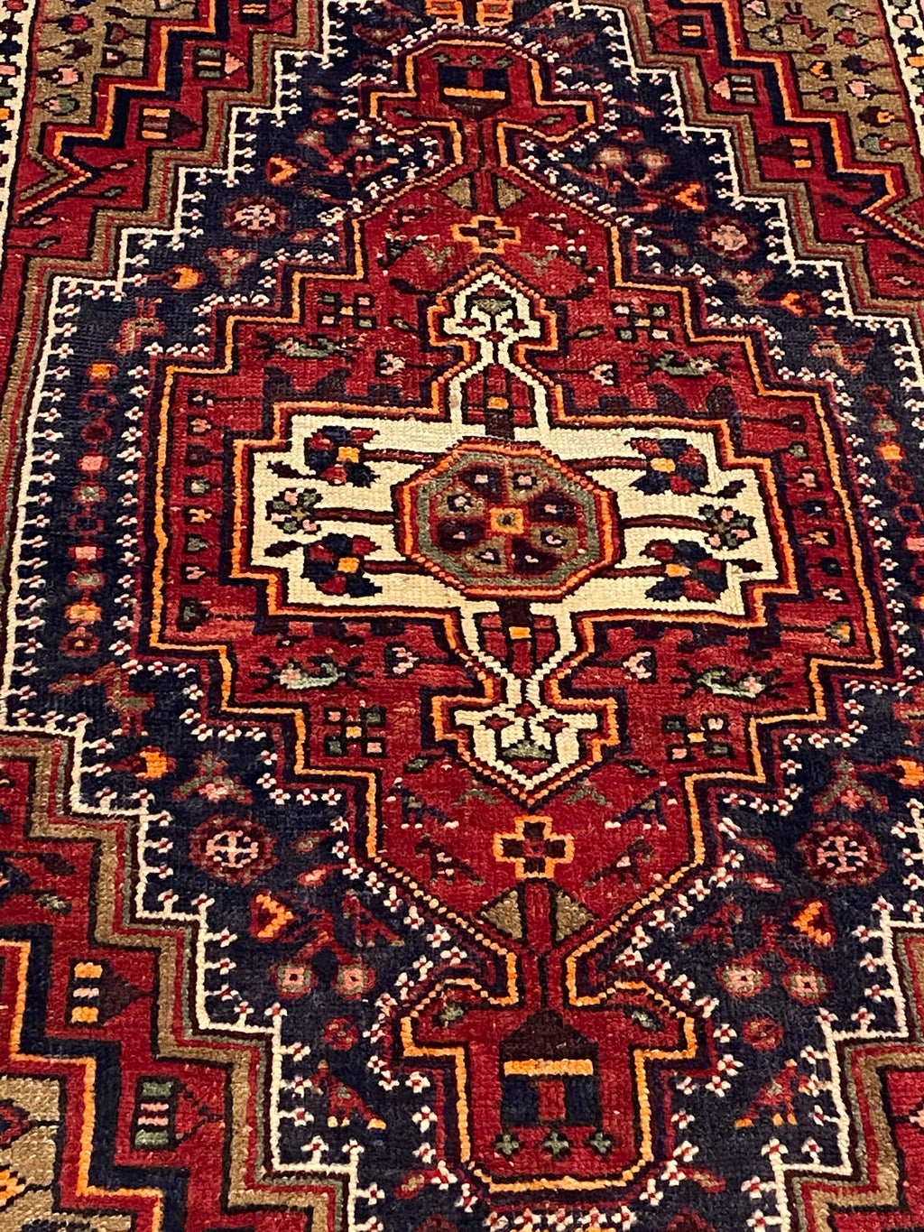 Rugvana NAVAVAND  4x7