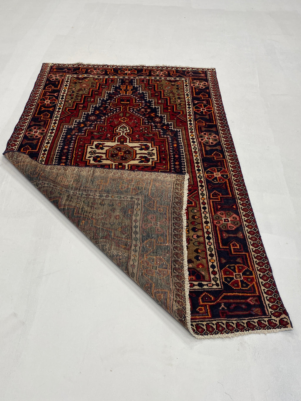 Rugvana NAVAVAND  4x7