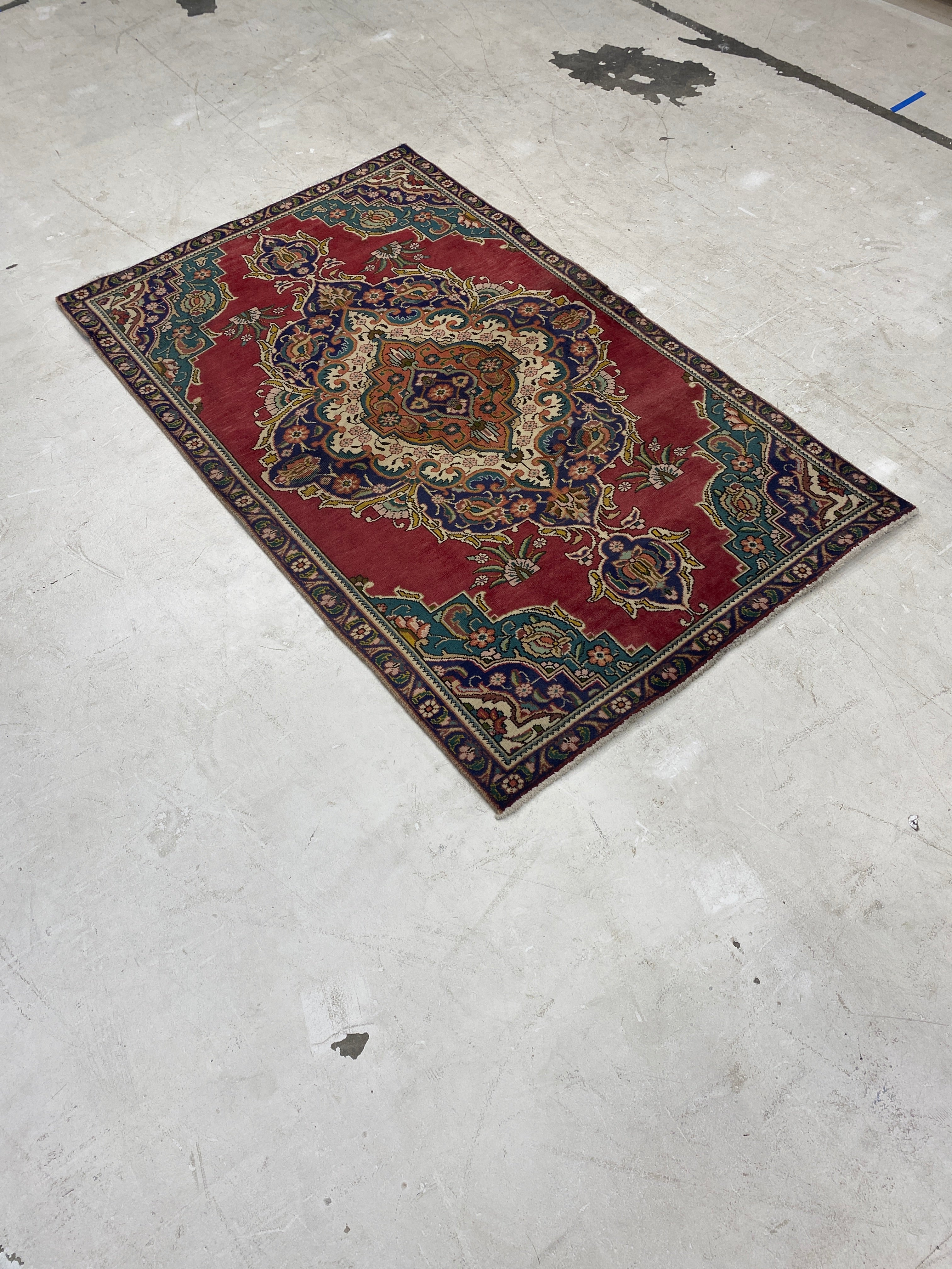 Rugvana TABRIZ  3x6