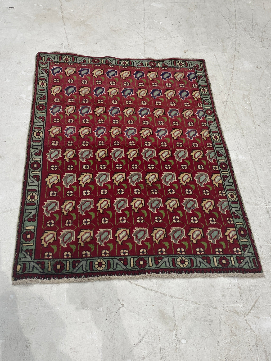 Rugvana TABRIZ  3x4