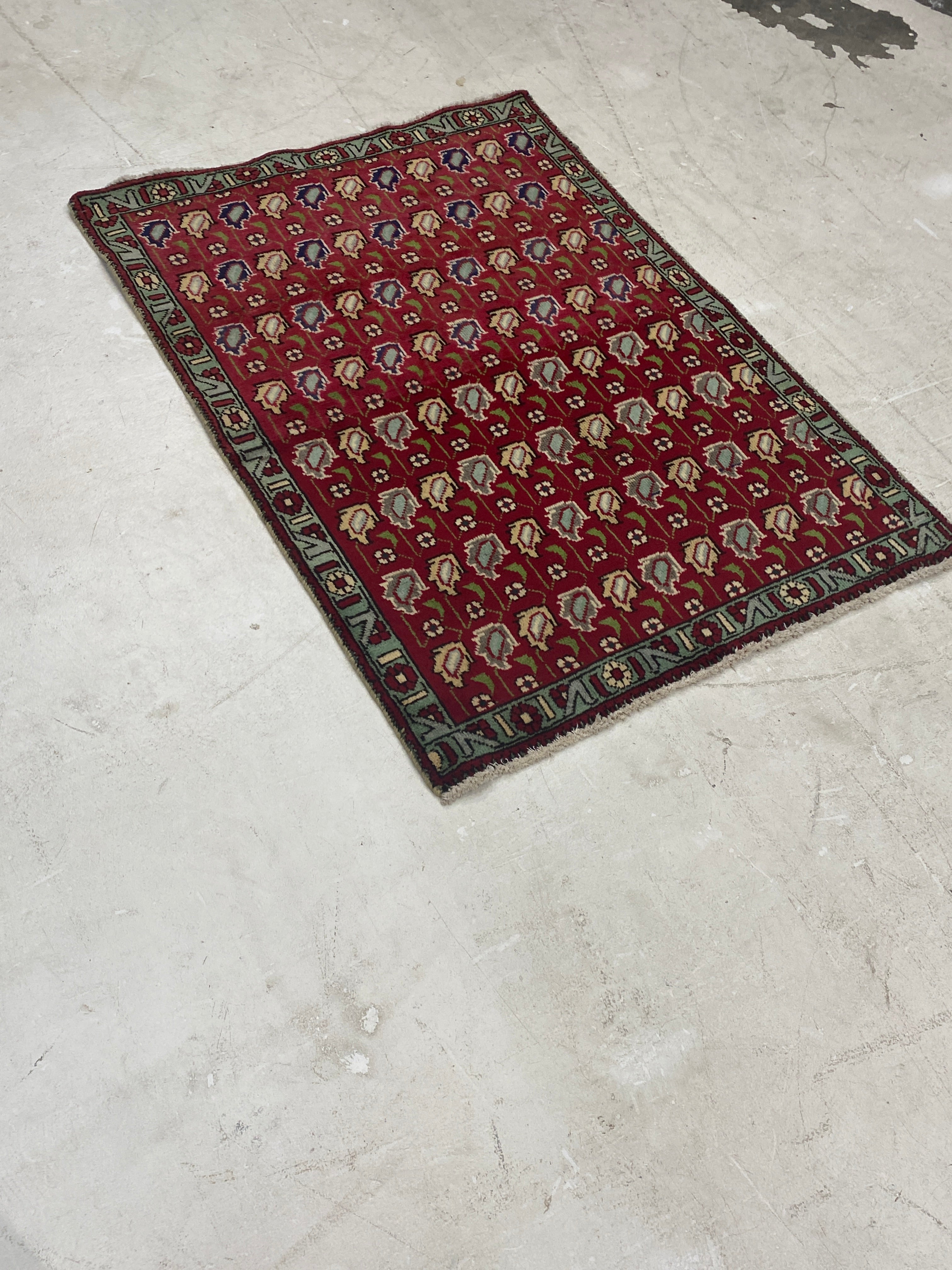 Rugvana TABRIZ  3x4