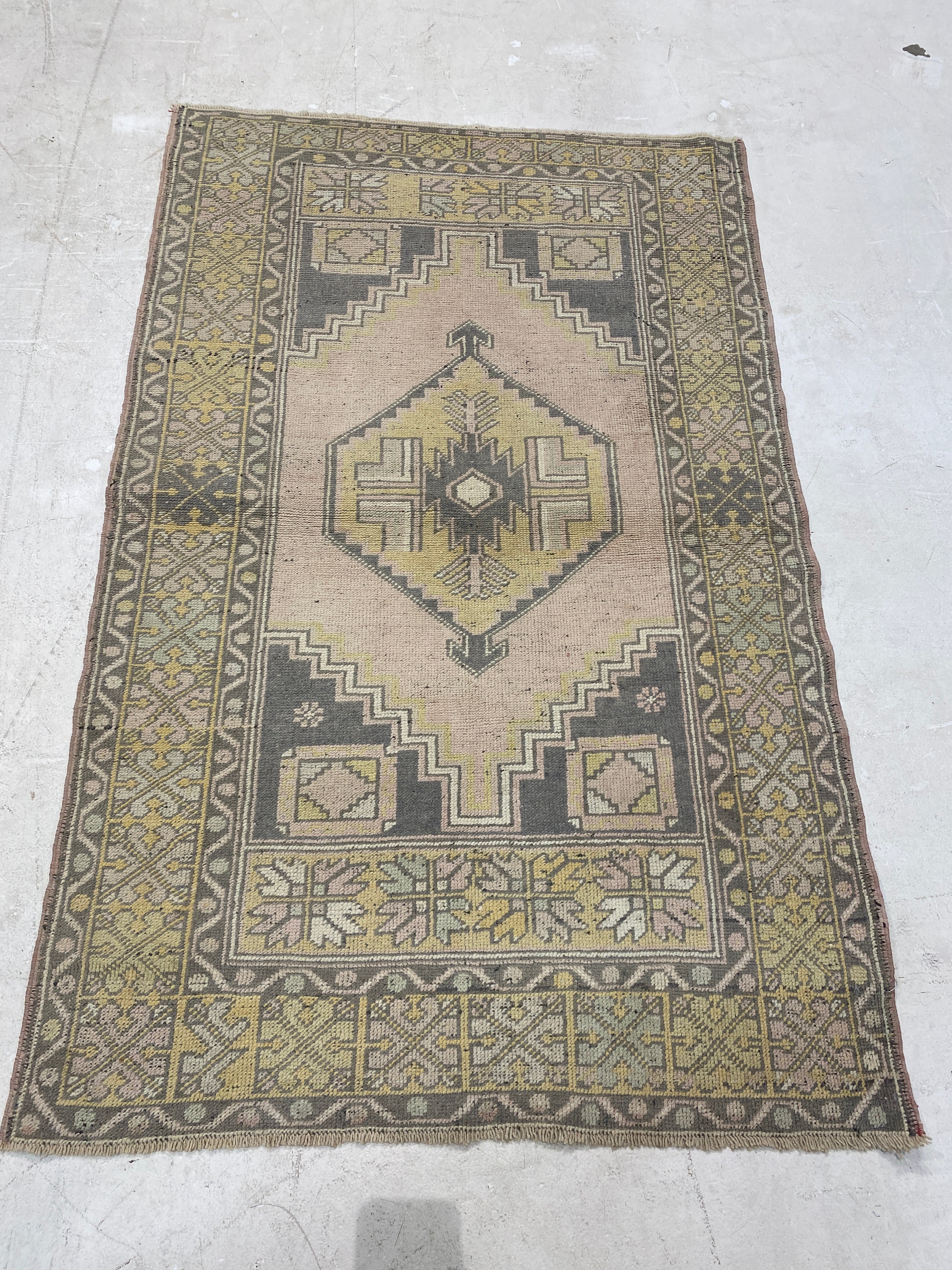 Rugvana OUSHAK  3x5