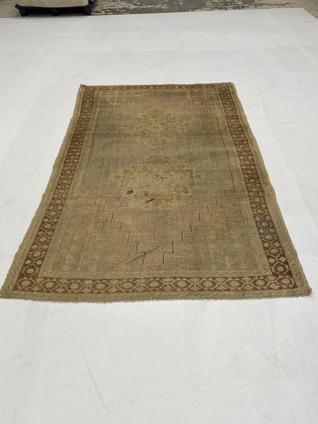 Rugvana OUSHAK  4x8
