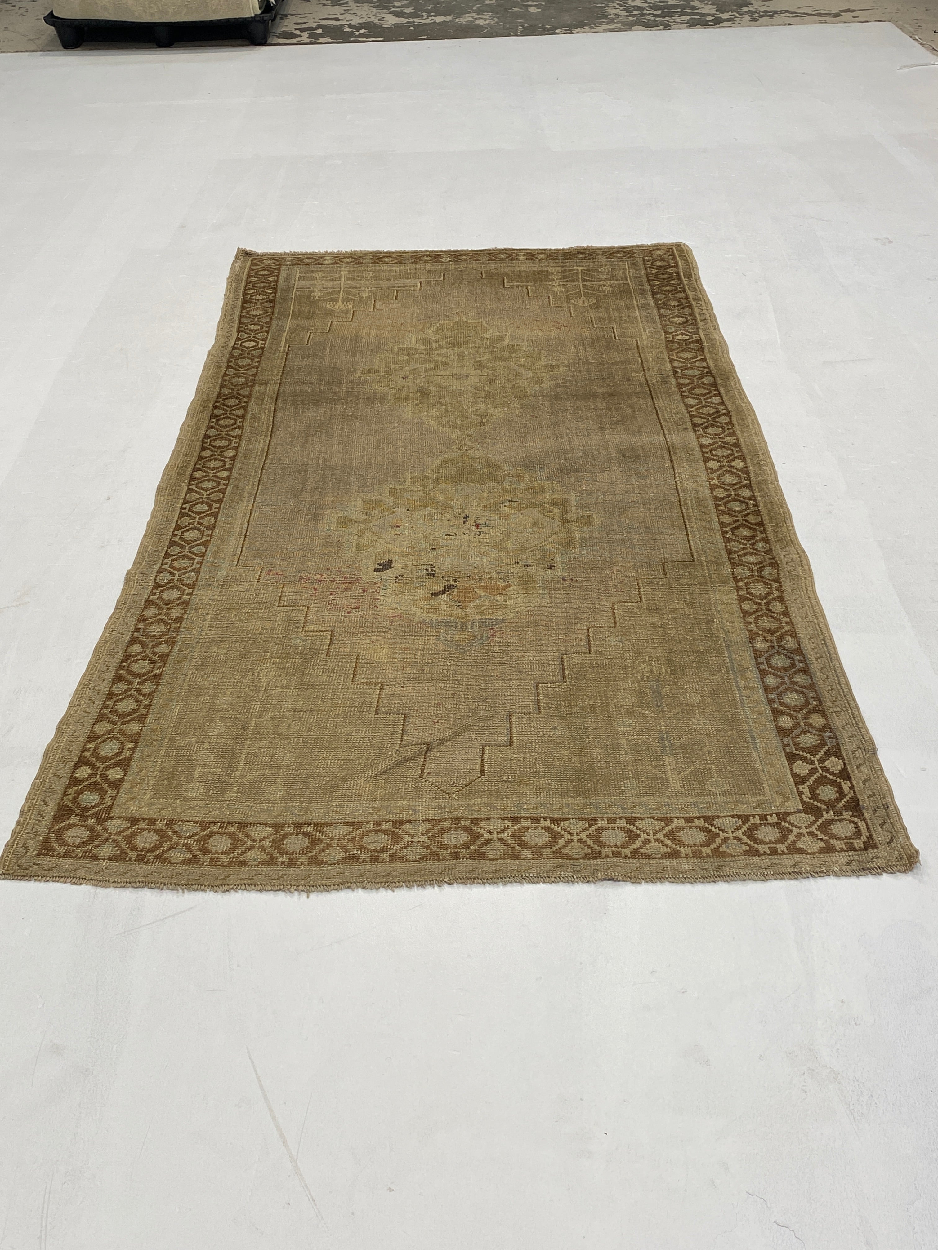 Rugvana OUSHAK  4x8